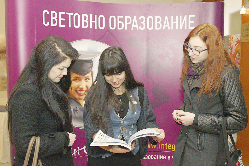 Общество | Университетите във Великобритания са  най-предпочитани от родните студенти