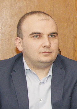 Пари и власт | Евродепутатът  от АЛДЕ/ДПС  Илхан Кючюк с информационен офис