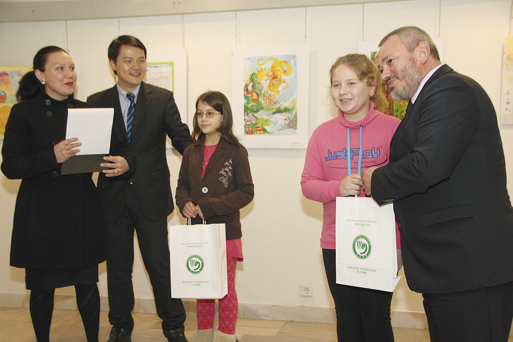 Общество | Наградиха победителите в националния конкурс на Институт “Конфуций”