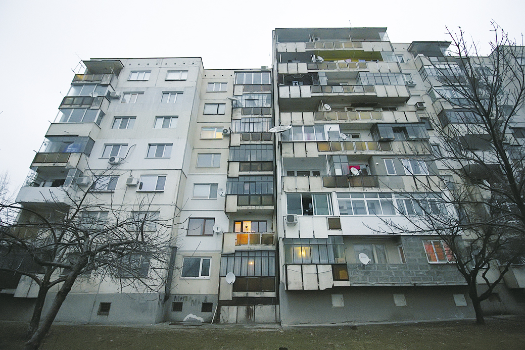 Пари и власт | Стряскащо ниски цени за обследването  на старите панелки във Велико Търново