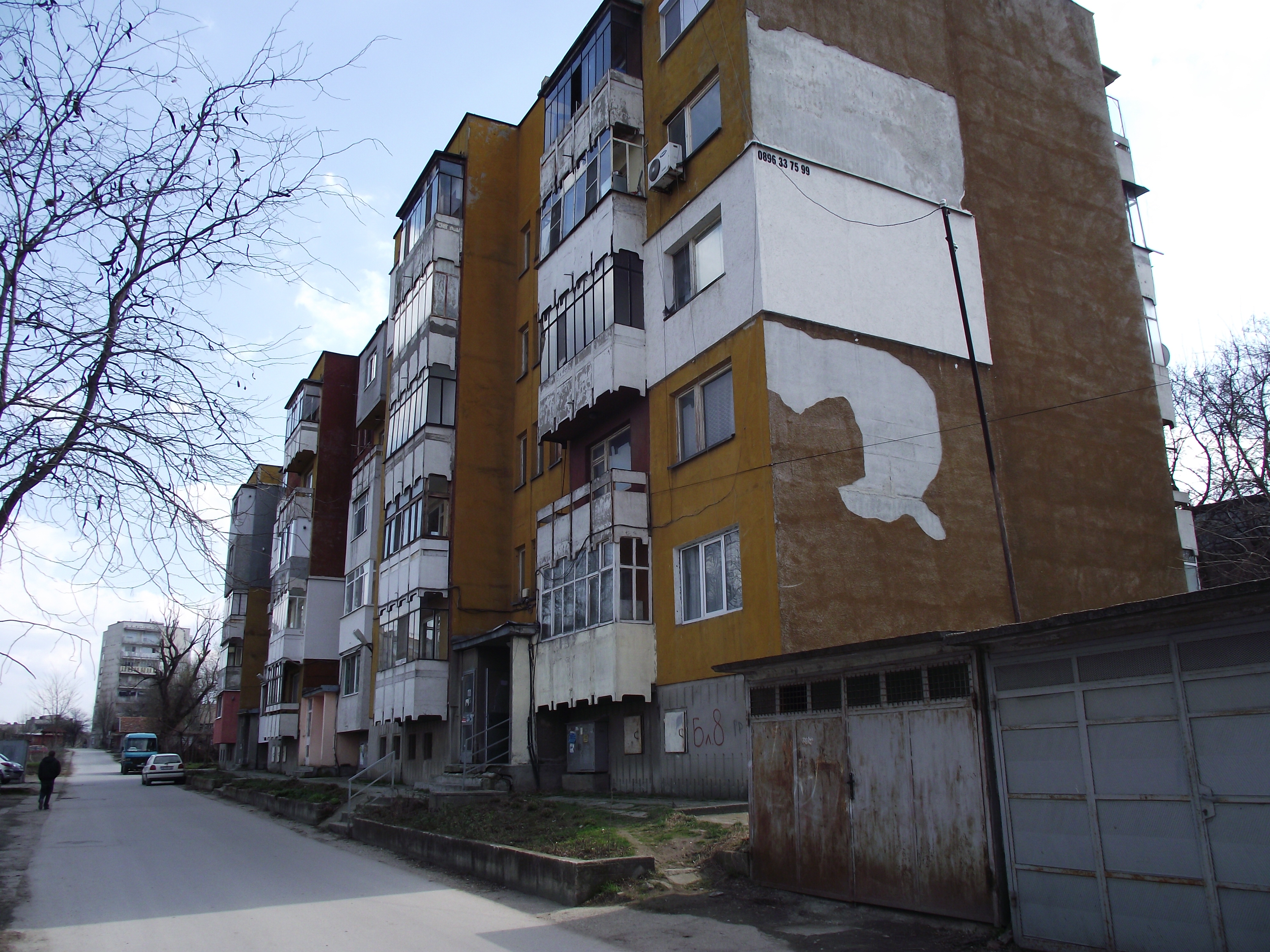 Свищов | Шест сдружения на собственици вече подписаха договори с кмета на общината по Националната програма за саниране