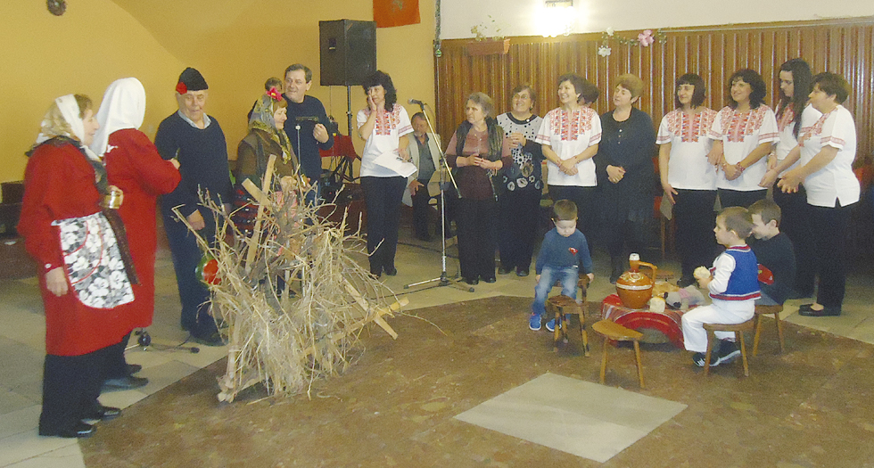 Общество | Над 200 самодейци се надпяваха и надиграваха в Павликени