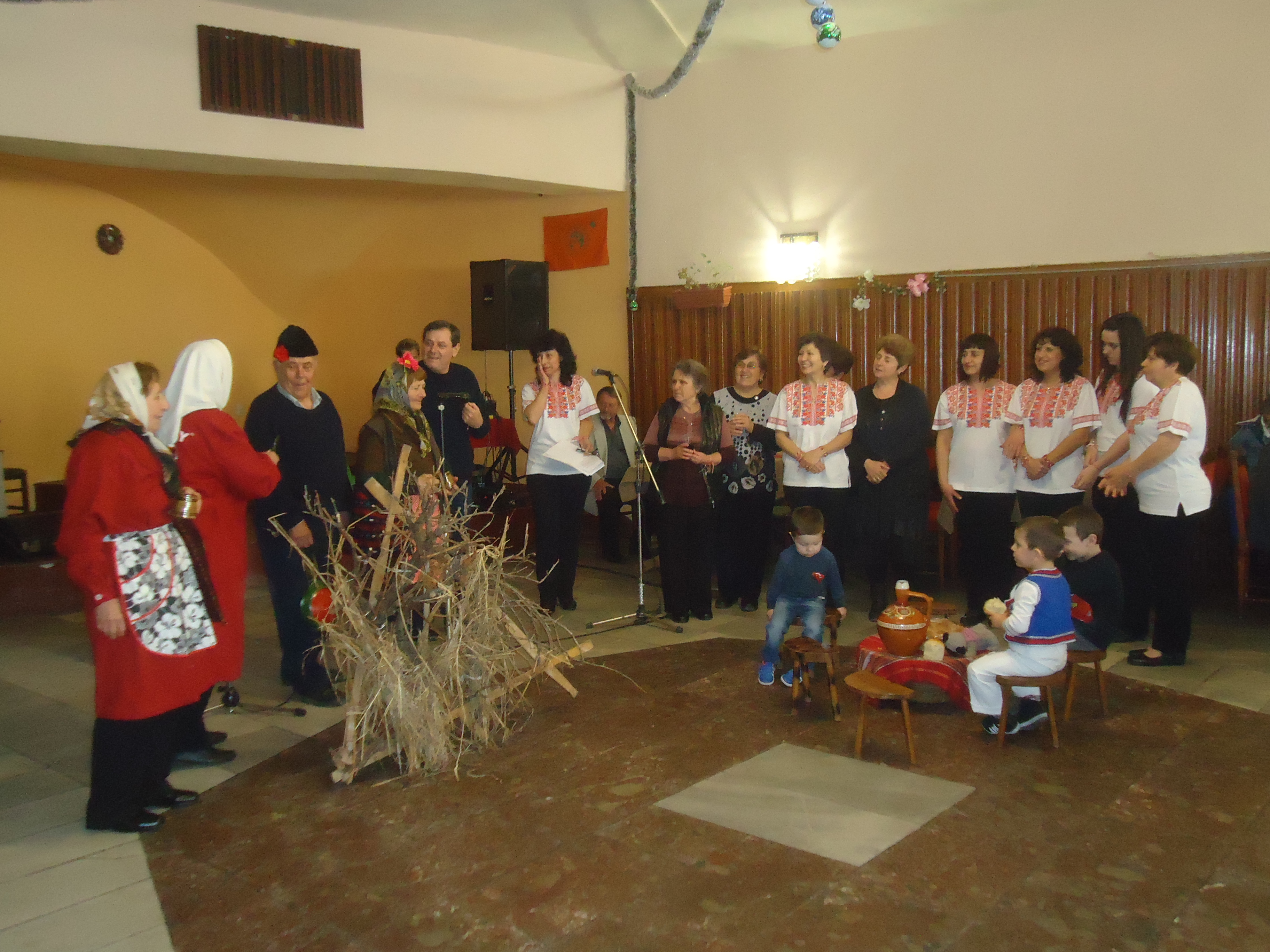 Горещи новини | Над 200 самодейци се надпява  и наиграваха в Павликени