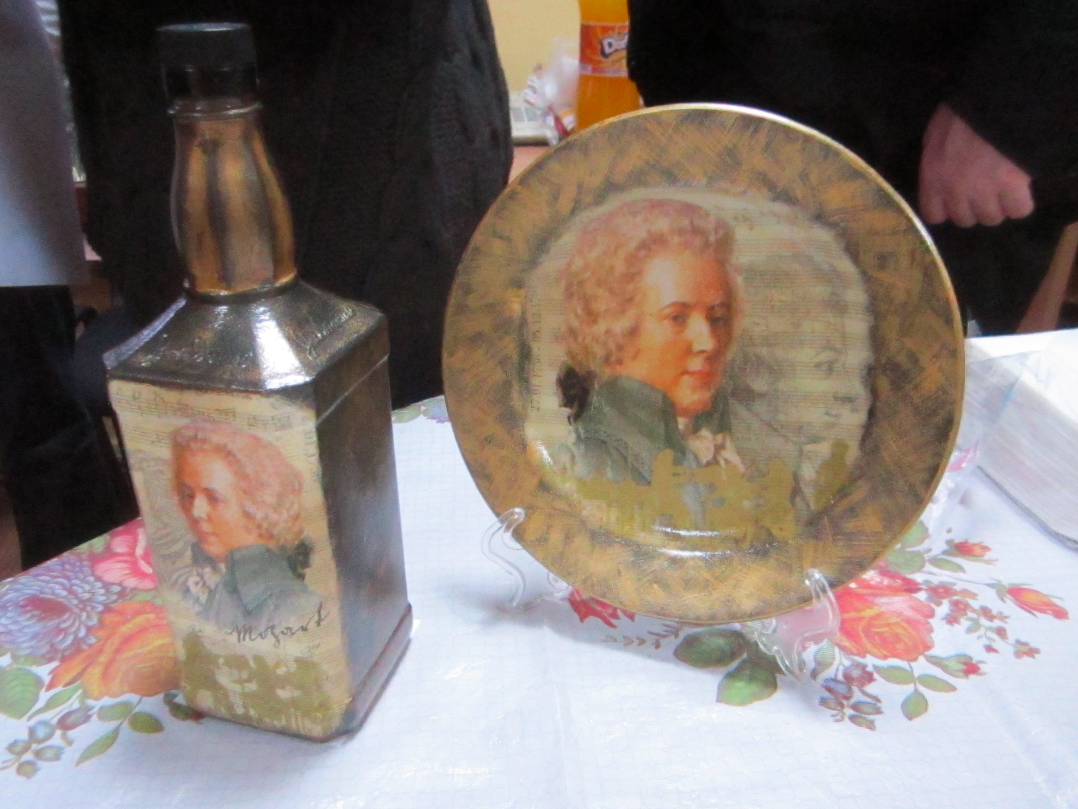 Данъчните инспекторки показаха, че са умели гобленарки, кулинарки и приложнички