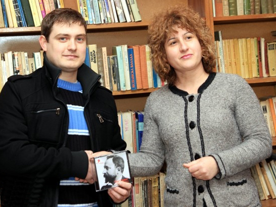 Горещи новини | Младите социалисти в Свищов  записаха на аудио книгата „Бай Ганьо“