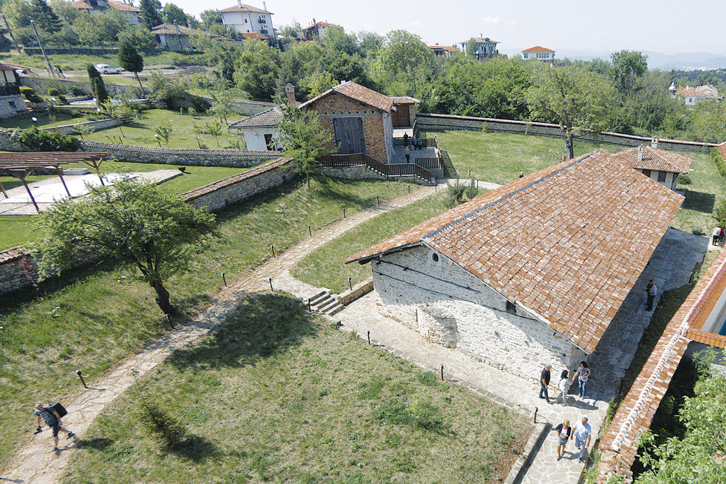 Общество | Руши се още един паметник на културата в Арбанаси