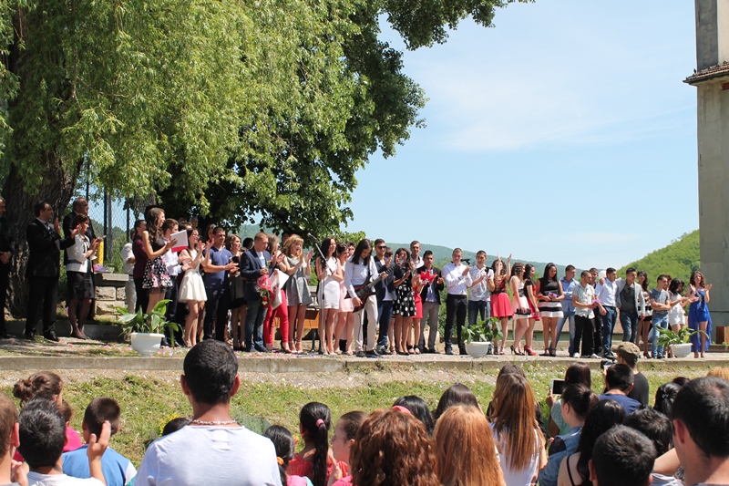 В Елена изпратиха абитуриентите от СОУ „Иван Момчилов“