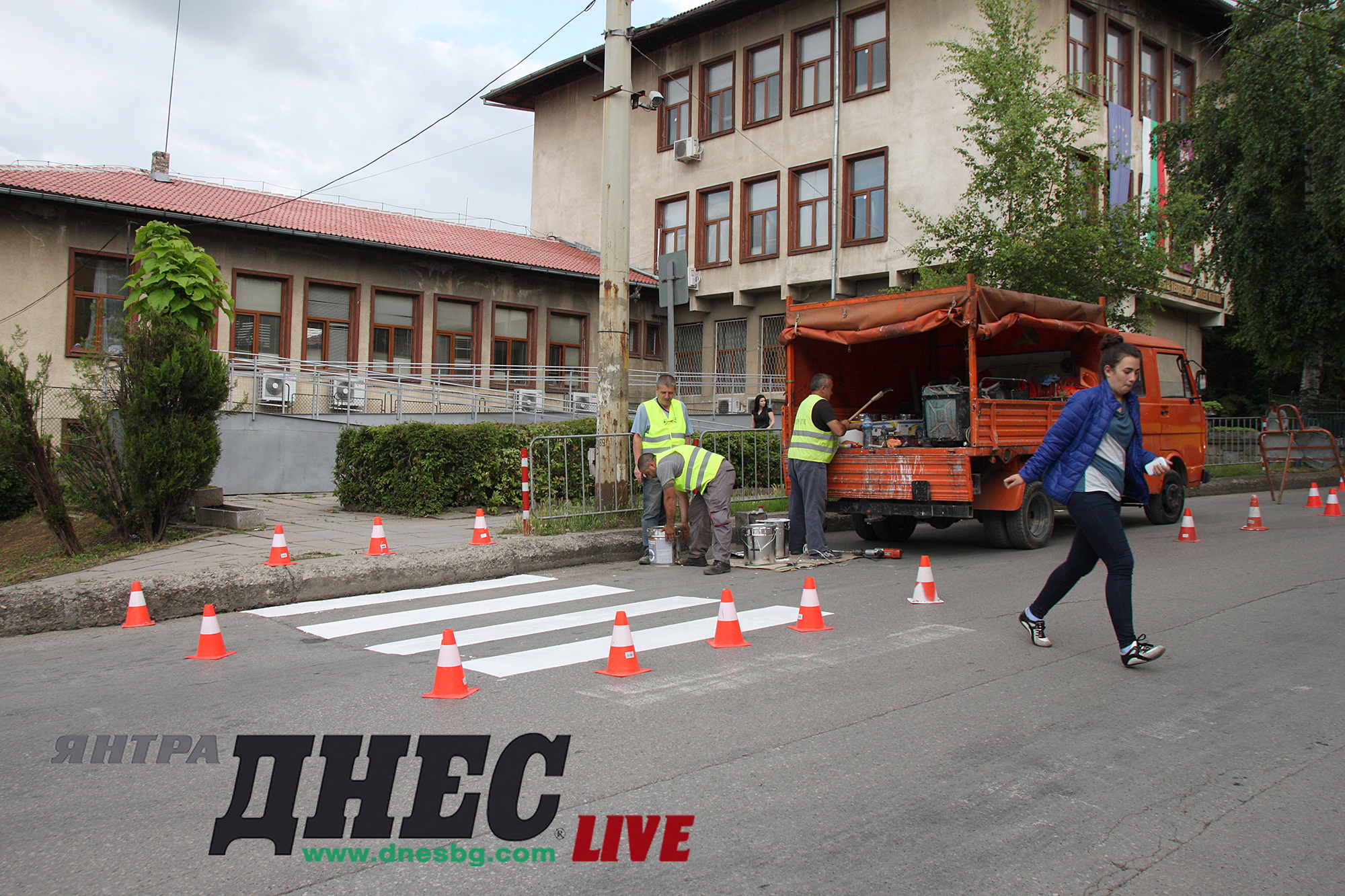 Поставят пътна маркировка, която трябва да издържи 3 г.