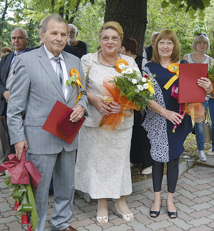 В деня на светите апостоли Петър и Павел Павликени празнува 72 години като град
