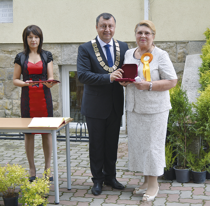 Общество | В деня на светите апостоли Петър и Павел Павликени празнува 72 години като град