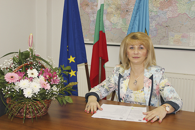 Горещи новини | В Стражица ПП ГЕРБ влиза в предизборната кампания с дамски отбор