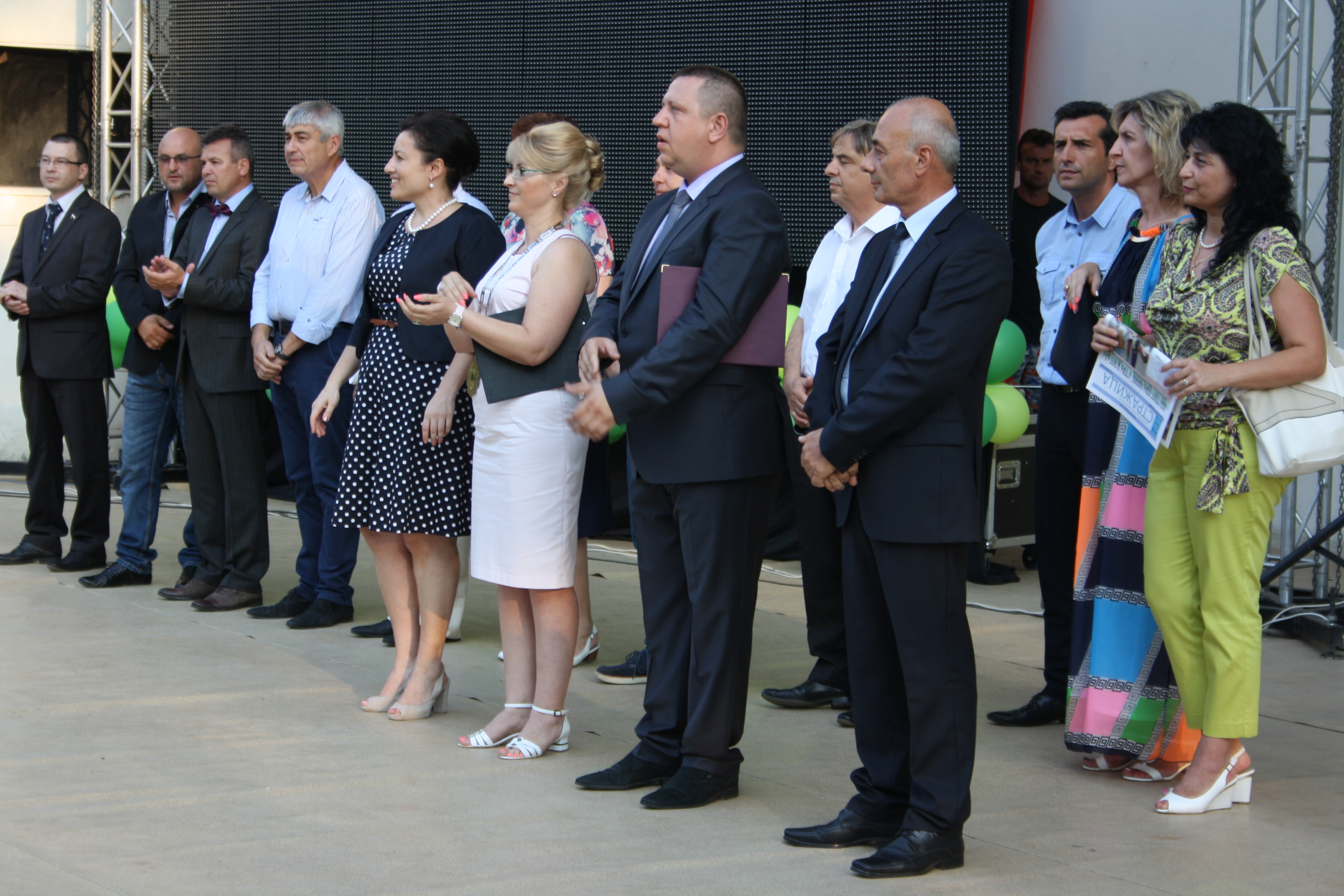 Горещи новини | Министърът на земеделието и храните  дойде на празника на Стражица