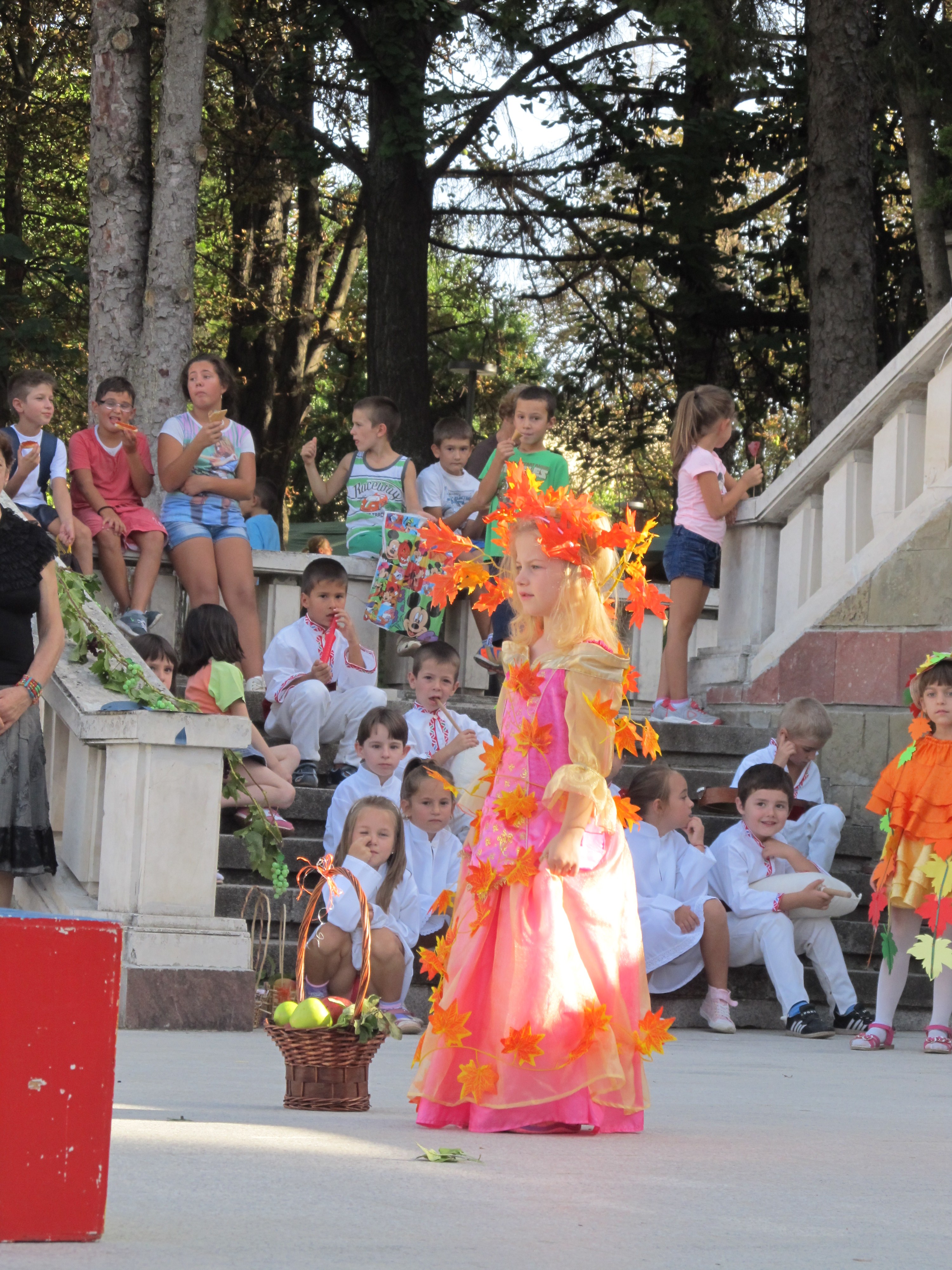 В зеленчуково-плодова фиеста се забавляваха децата на Лясковец