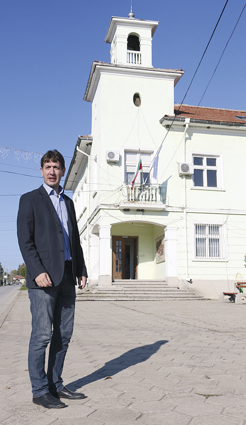 Пари и власт | Съученици и братовчеди се борят  за кметския пост в Долна Оряховица