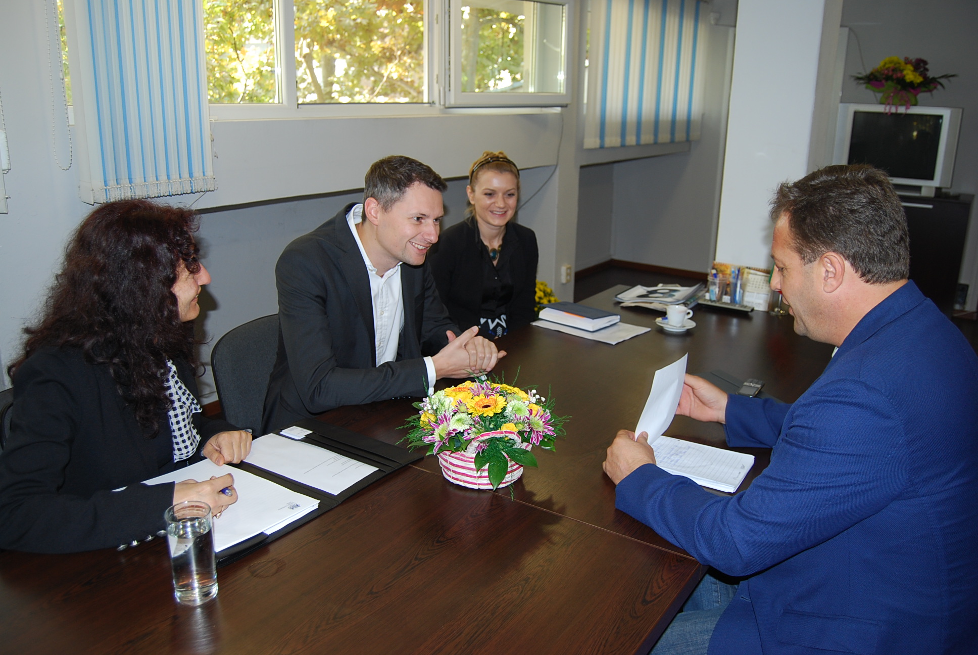 Горещи новини | Даниел Панов се срещна с представители на британското посолство