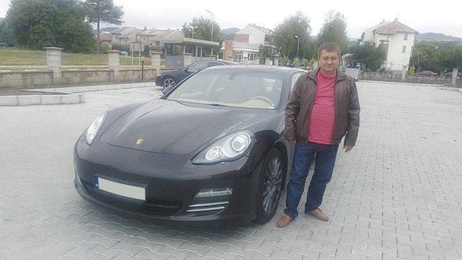 Общество | Румен Павлов – Пантерата е кметът шампион на Стражица, който кара “Порше”
