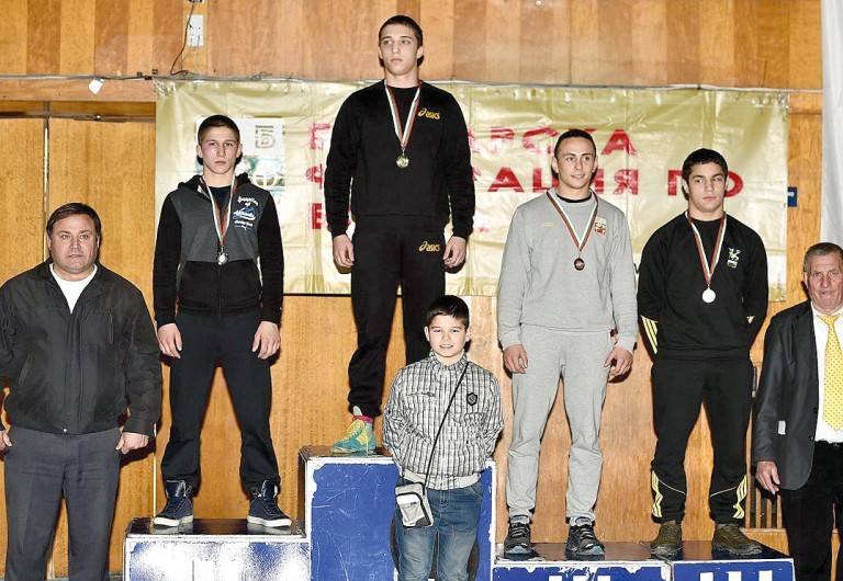 Спорт | Тодор Димов с бронз от държавното по свободна борба за юноши