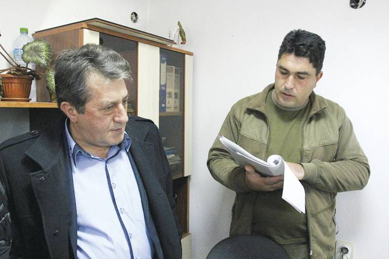 Общество | Извършиха внезапни проверки в три склада за дървесина