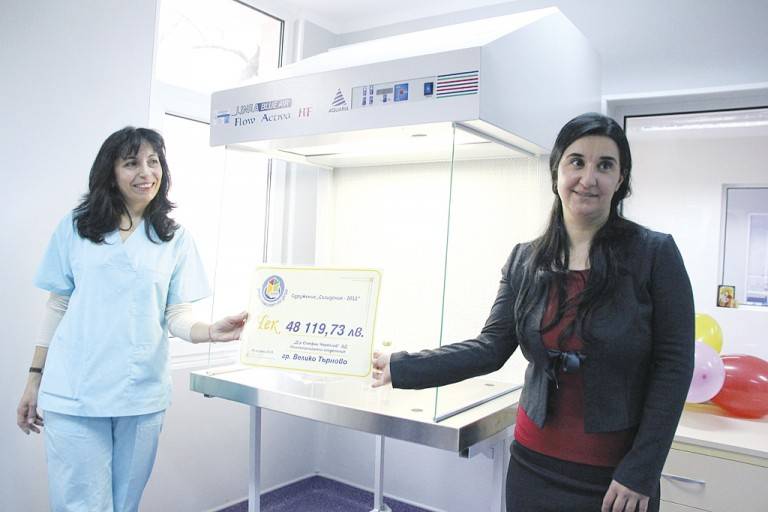 Здраве | Неонатологията във В. Търново получи два нови кувьоза, ламинарен бокс и принтер