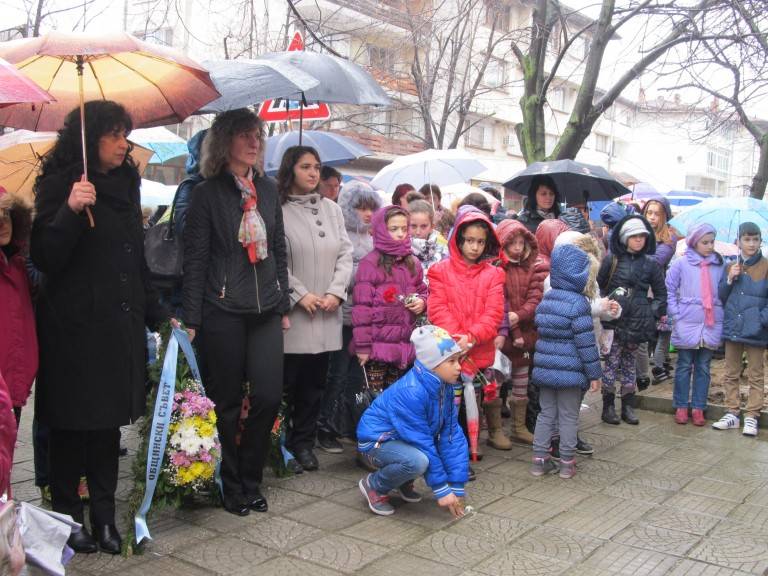 Поклонение в памет на Апостола се състоя в Лясковец