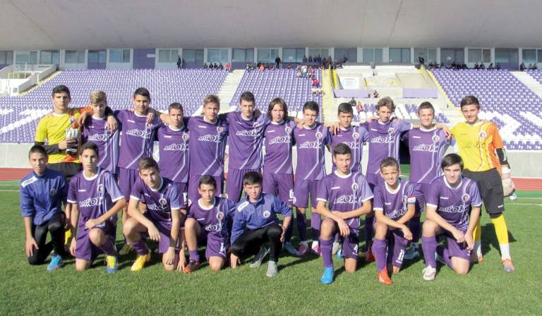 Спорт | “Етър” стартира с 3:0 над “Спартак”, днес с “Литекс” спори за първото място