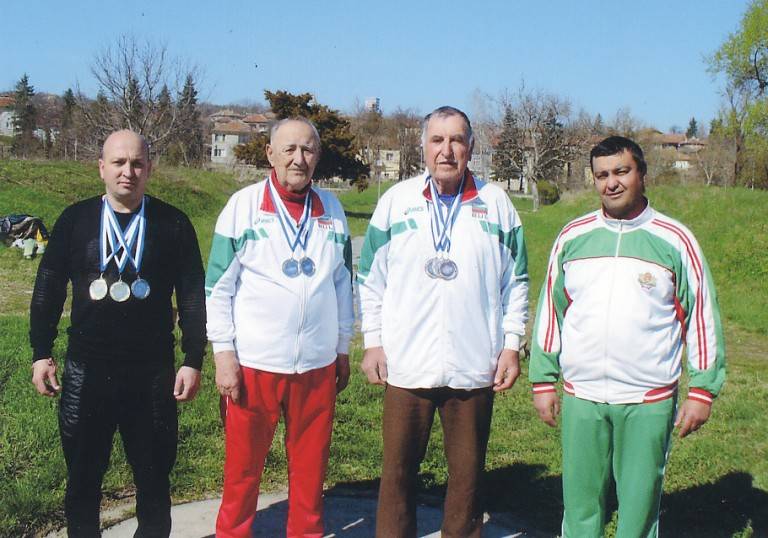 Спорт | Осем медала за лекоатлетите ни от Балканиадата за ветерани в Букурещ