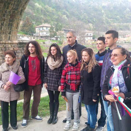 Горещи новини | Цветан Цветанов отново ще подкрепи финансово  ученици от В. Търново за похода „По стъпките на Ботевата чета“