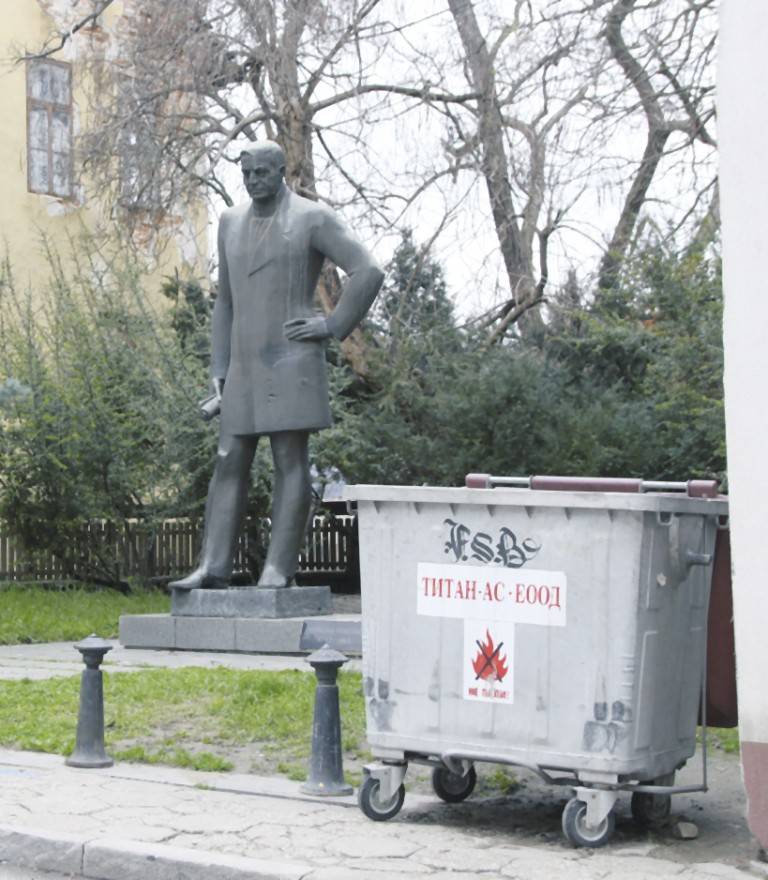 Забравата задушава паметта ни за Никола Пиколо