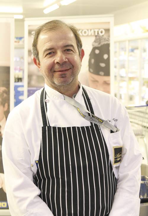 Общество | Юри Велев – главен готвач на МЕТРО Академия: “Имах щастието да приготвя  закуска за Митеран”