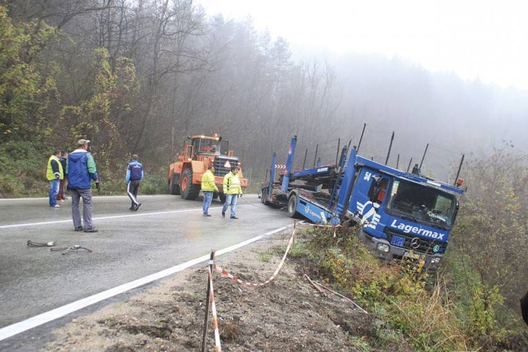 Общество | Зла прокоба тегне над  Присовските завои