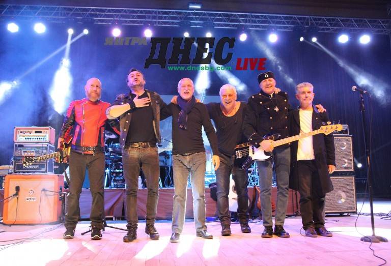 Горещи новини | „Легендите“ стартираха успешно националното си турне с концерт във Велико Търново