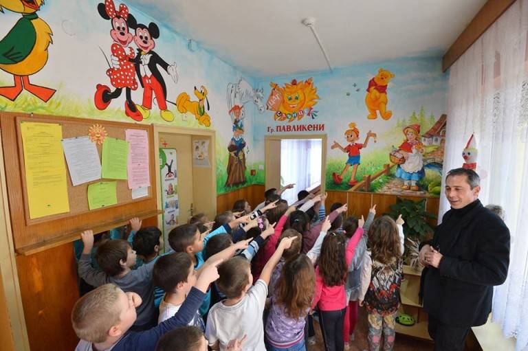 Община Павликени обновява двора на ЦДГ „Слънце“ с финансиране от „Красива България“