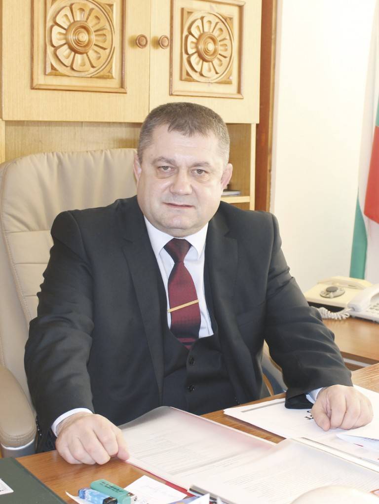 Горещи новини | Поздрав от Румен Павлов, кмет на Община Стражица