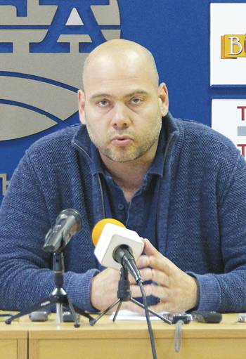 Общество | Симеон Караколев, председател на НОКА: “Колят румънски агнета,  месото излиза като българско”