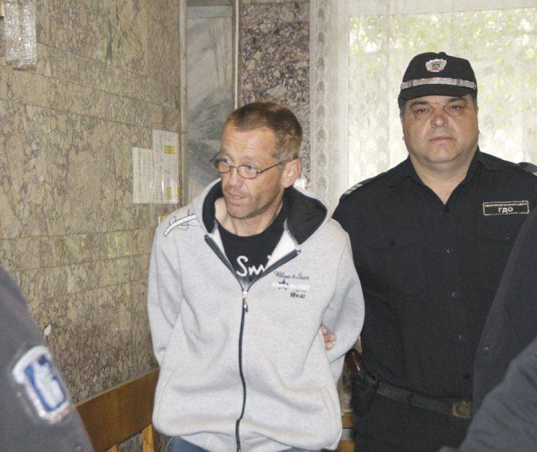 Британецът, убил сънародничката си, остава за постоянно в ареста