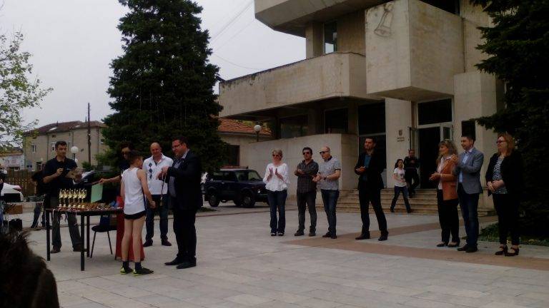 На 19 април се проведе пролетеният лекоатлетически крос „Да опазим децата си”, организиран от Фондация „Ангели от Лим”