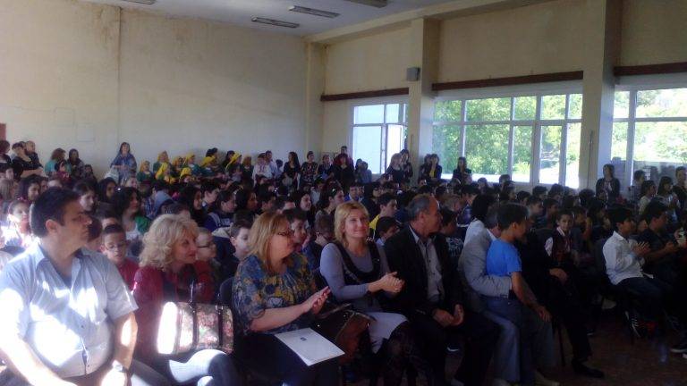 Свищов | СОУ „Цветан Радославов” отбеляза подобаващо 35 годишнината на училището