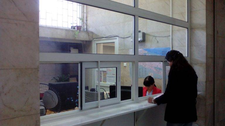 Свищов | За улеснение на гражданите вече две каси работят в сградата на Община Свищов От този месец на тях се плащат и наемите на общинските жилища