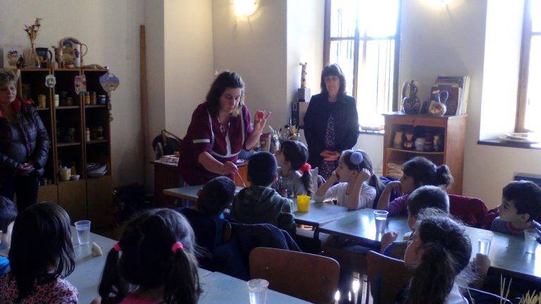 Свищов | Детски смях и песни изпълниха „Свети Николското училище” и къщата-музей „Алеко Константинов”