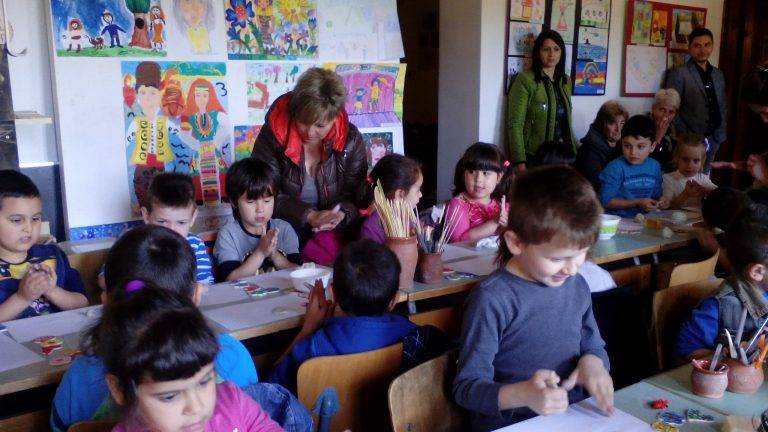 Детски смях и песни изпълниха „Свети Николското училище” и къщата-музей „Алеко Константинов”