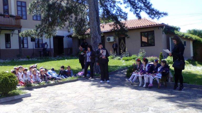 Детски смях и песни изпълниха „Свети Николското училище” и къщата-музей „Алеко Константинов”