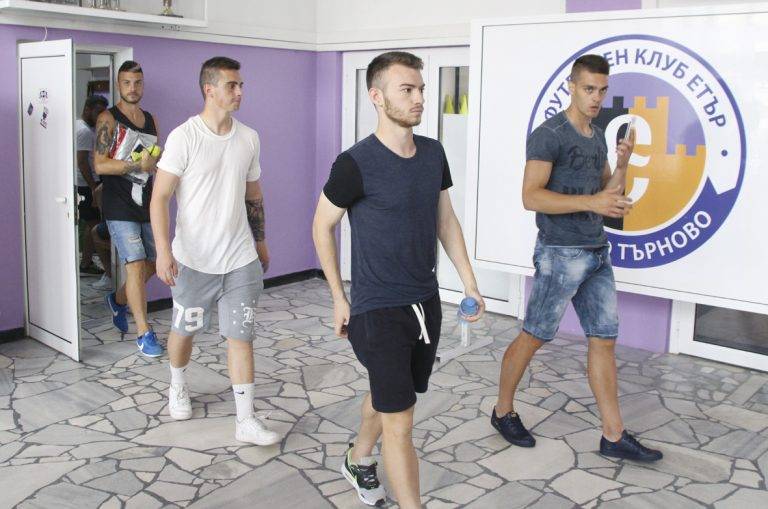 “Етър” започна с 20 футболисти, осем са новите