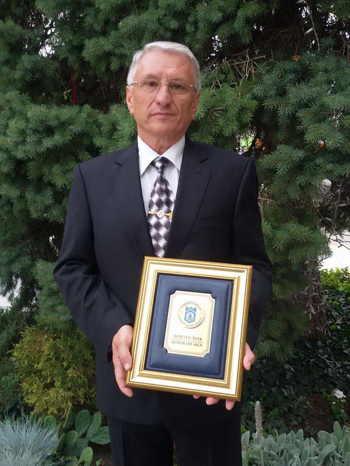 Горещи новини | Стефан Димитров бе удостоен със  званието „Почетен гражданин на град Свищов”