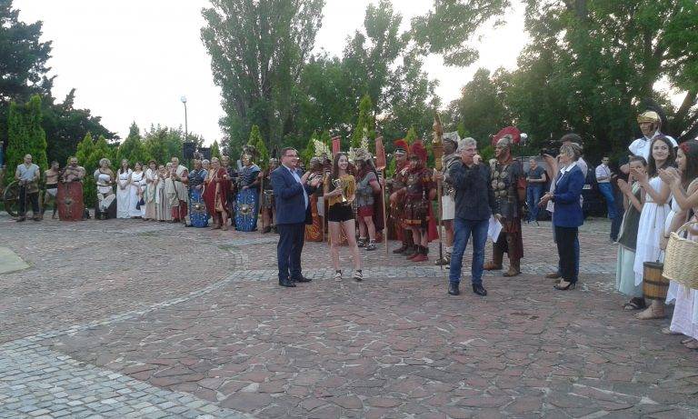 С уникално огнено шоу бе открито  Дванадесетото издание на фестивала „Орел на Дунава”