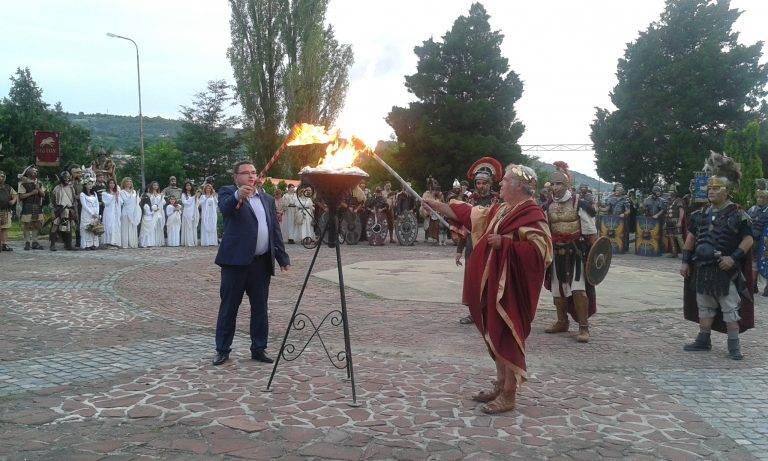 С уникално огнено шоу бе открито  Дванадесетото издание на фестивала „Орел на Дунава”