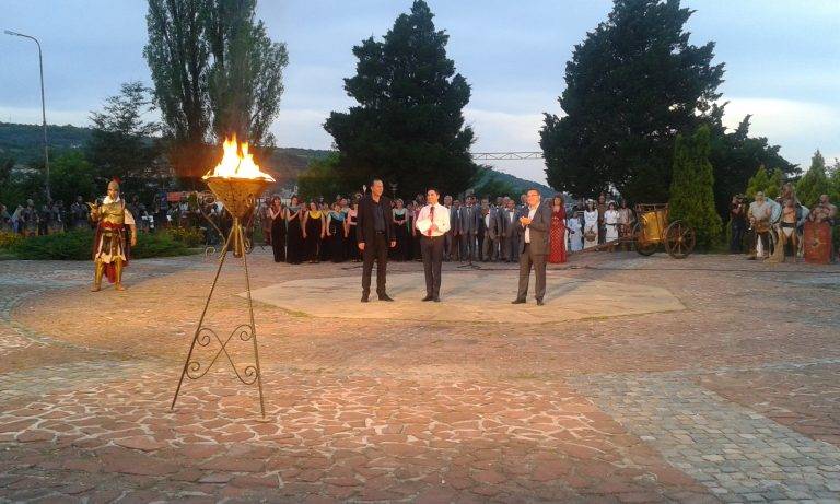 С уникално огнено шоу бе открито  Дванадесетото издание на фестивала „Орел на Дунава”