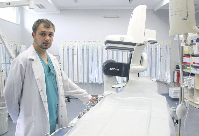 Здраве | Австрийски съдов хирург показа  авангардна терапия в МОБАЛ