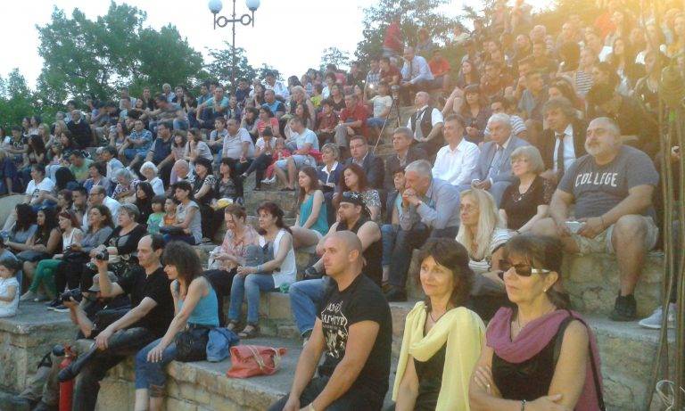 С уникално огнено шоу бе открито  Дванадесетото издание на фестивала „Орел на Дунава”