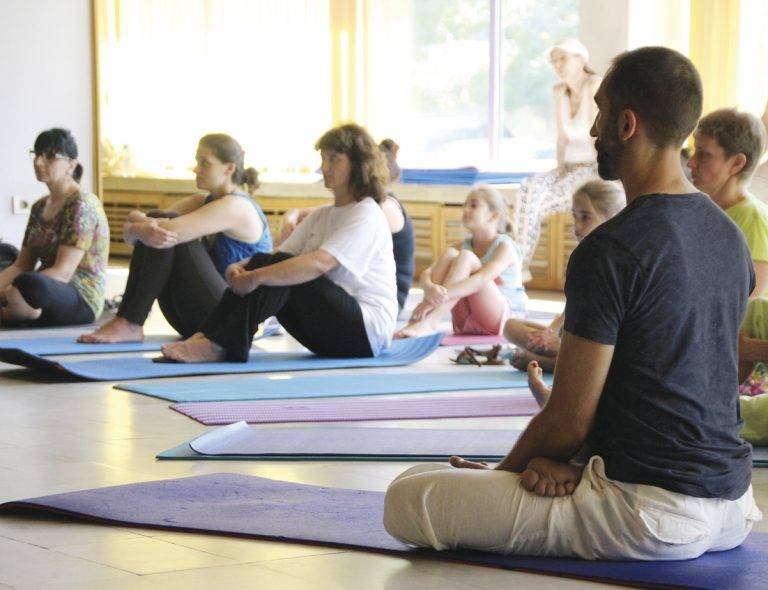 Здраве | Индиецът Свами Омкарананда:  Философията на Петър Дънов и Ведическата наука имат удивително много прилики