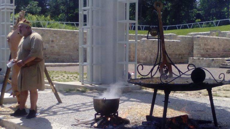 Свищов | Кулинарно шоу с Ути Бъчваров събра посетители и любители на вкусната храна в античен град “Нове”